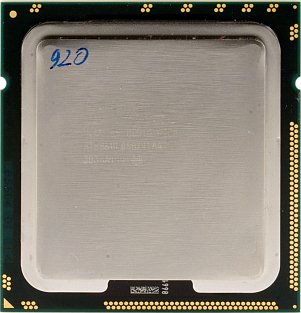 Процессор Core i7 (сторона с крышкой-теплорассеивателем)