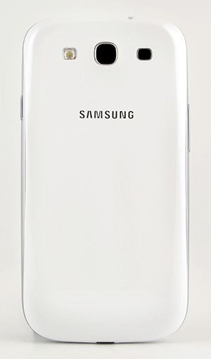 Обзор Samsung Galaxy S 3. Обратная сторона корпуса коммуникатора