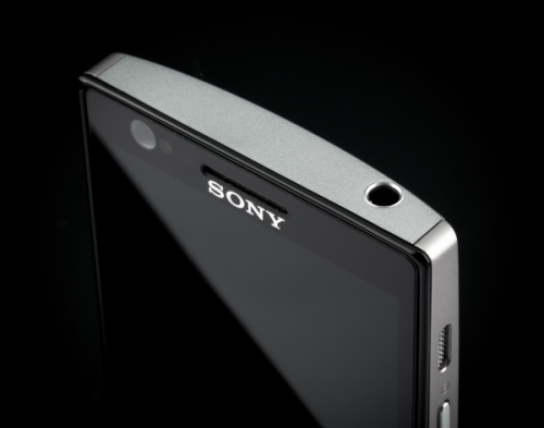 Sony Xperia P — верхний торец