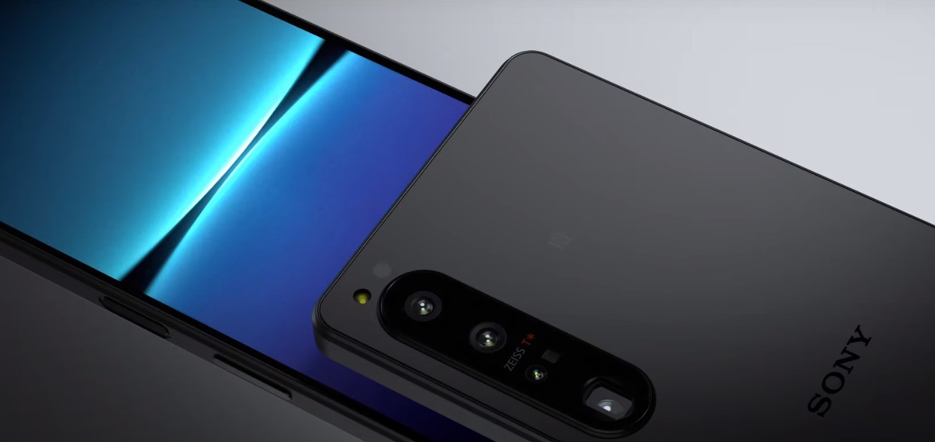 Новейший флагман Sony Xperia 1 IV показали вживую сразу после анонса