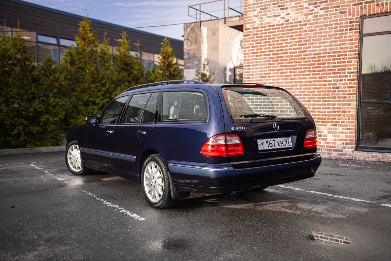 20 лет этот Mercedes-Benz E430 Touring 4Matic служил в президентской  резиденции на Валдае, а сейчас