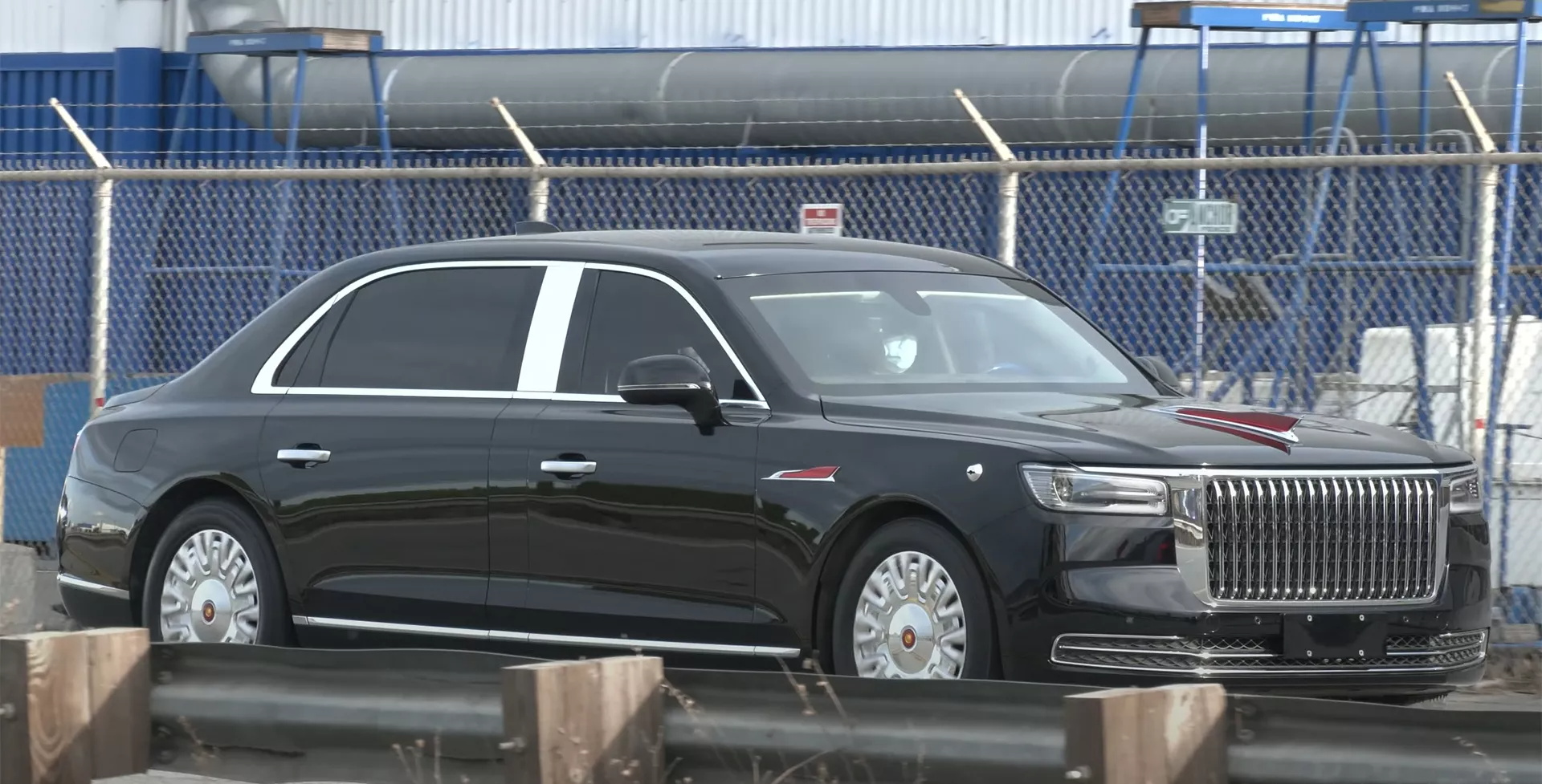 Лидер Китая привёз с собой в США два секретных лимузину Hongqi N701. Си  Цзиньпин берёт такие машины в поездки по всему миру | PHP.RU