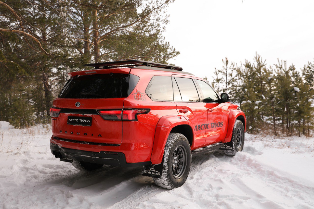 Российская Arctic Trucks «прокачала» Toyota Sequoia нового поколения.  Лебёдка, шноркель, 256 мм клиренса, 437