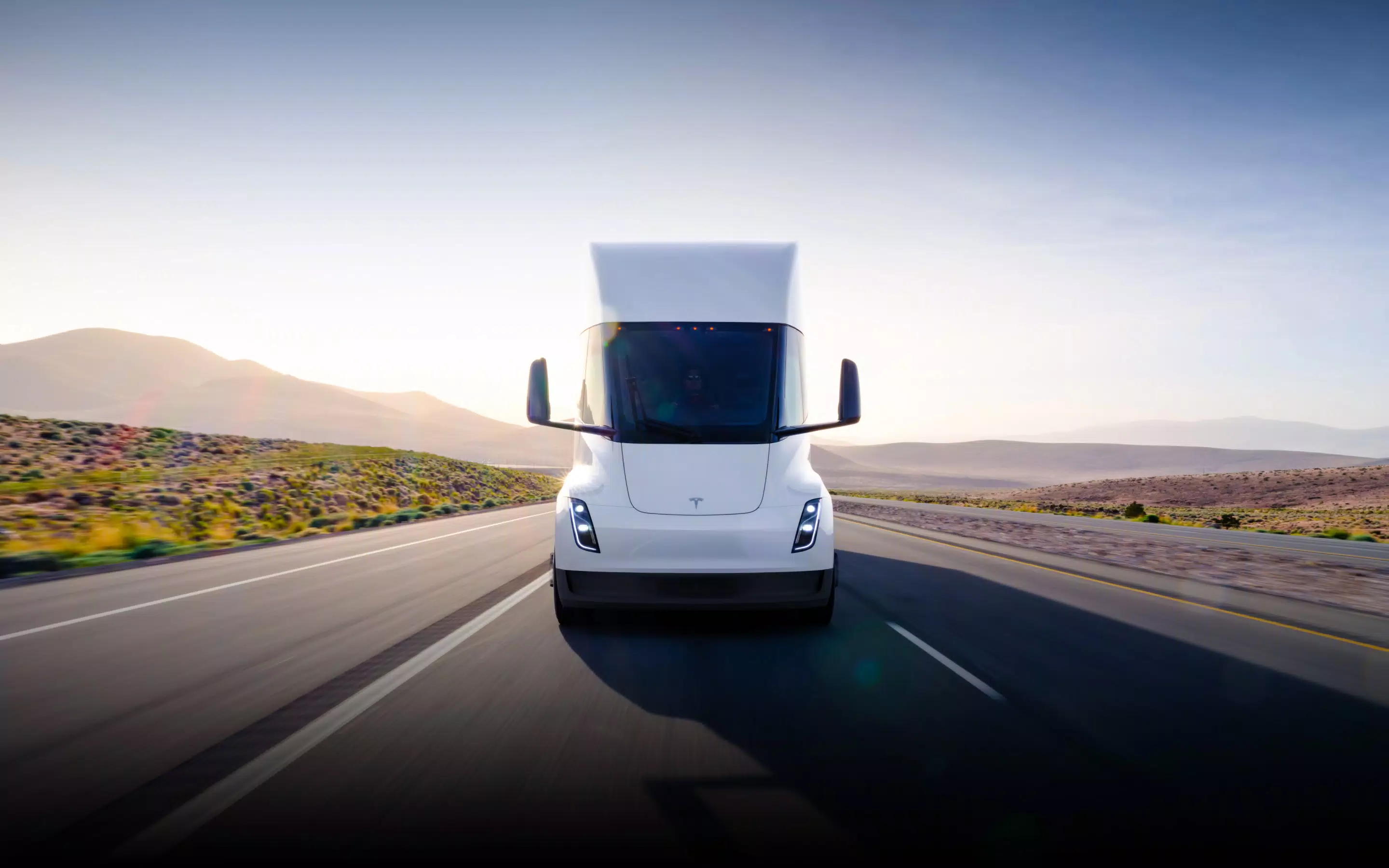 У Tesla Semi проблемы. Компания отзывает часть машин