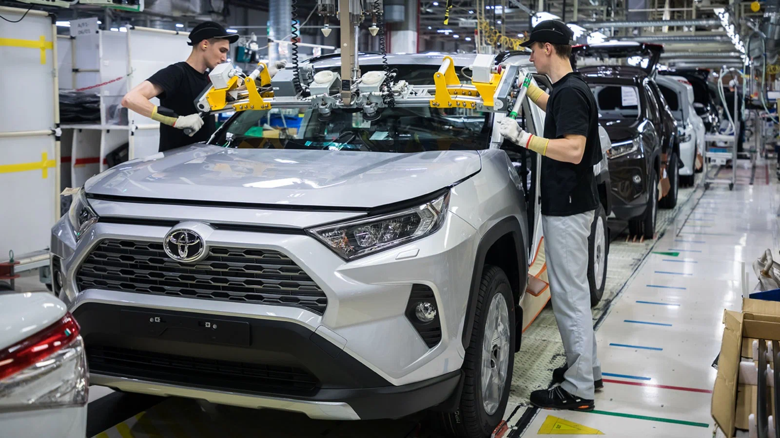 Стало известно, какие машины будут выпускать на бывшем российском заводе  Toyota