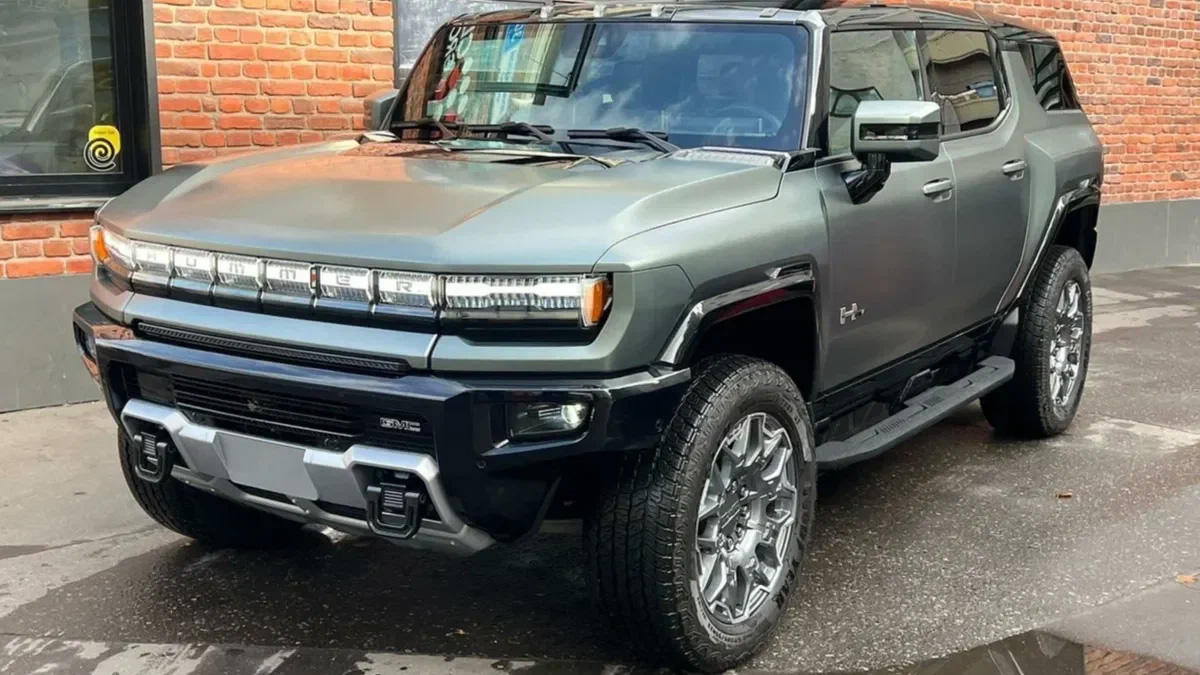 В России начали продавать 830-сильные внедорожники Hummer. Цены сильно  разнятся