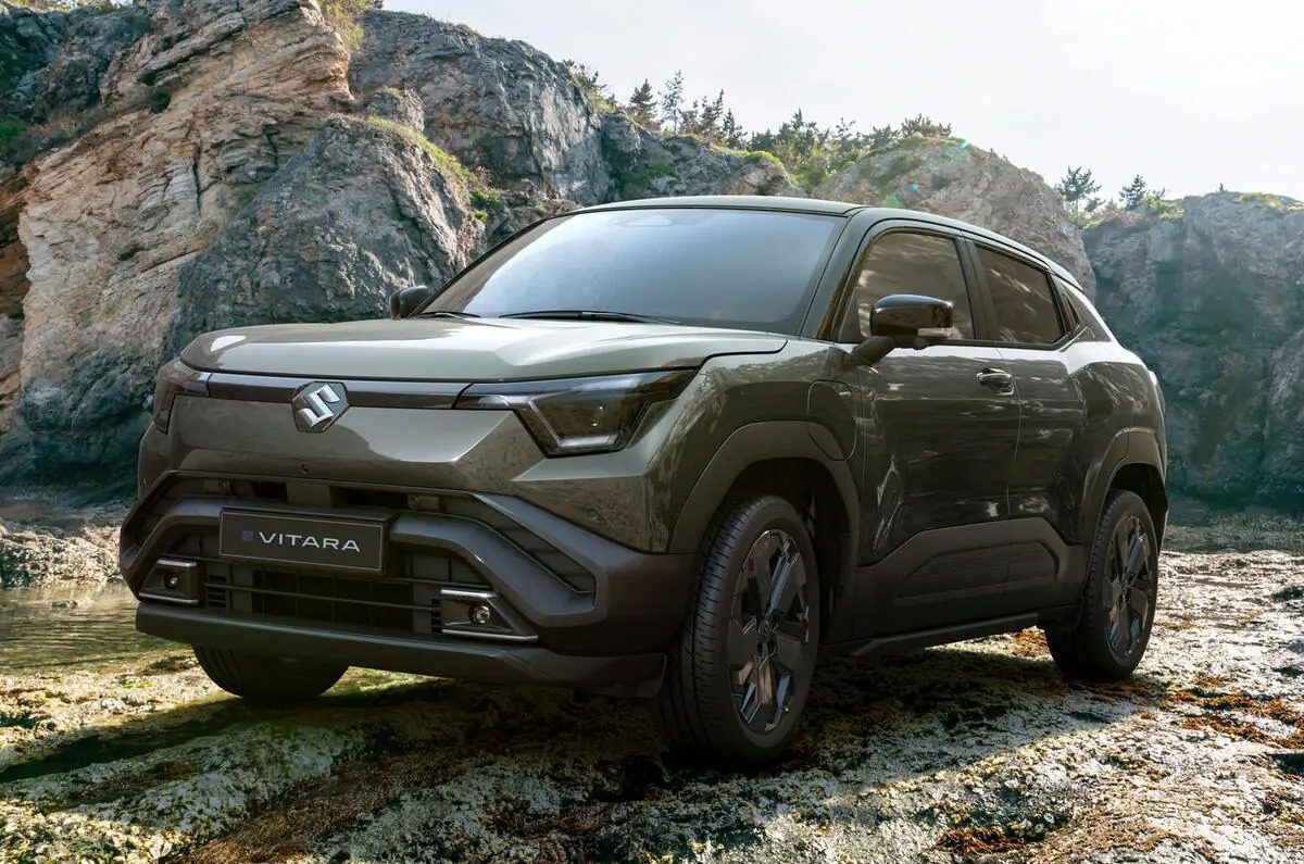 Такой Vitara ещё никогда не было. Представлен кроссовер Suzuki eVitara