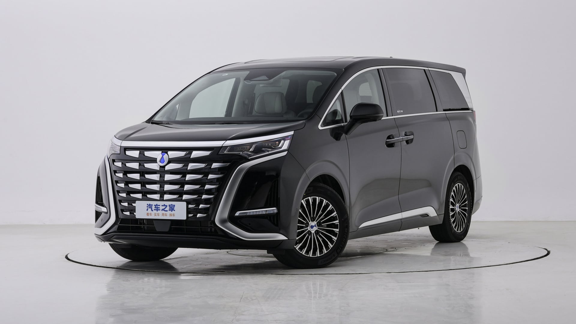 Берегись, Toyota Alphard. Представлен BYD Denza D9 2024 — самый популярный  минивэн в Китае стал лучше и