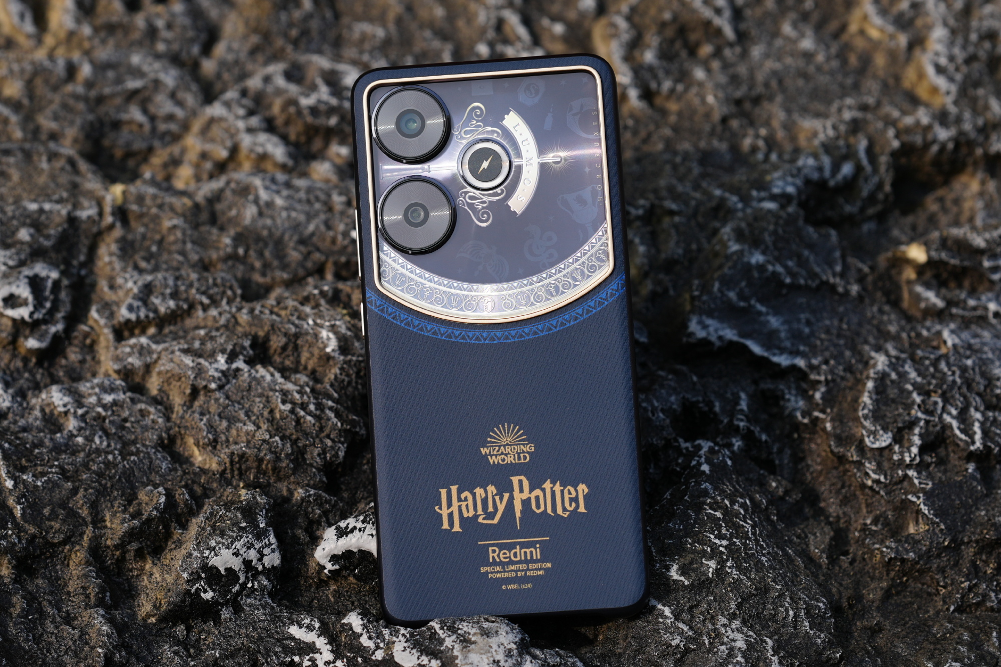 Новейший бестселлер Redmi Turbo 3 Harry Potter вживую выглядит ещё более  эффектно. Опубликованы качественные фотографии