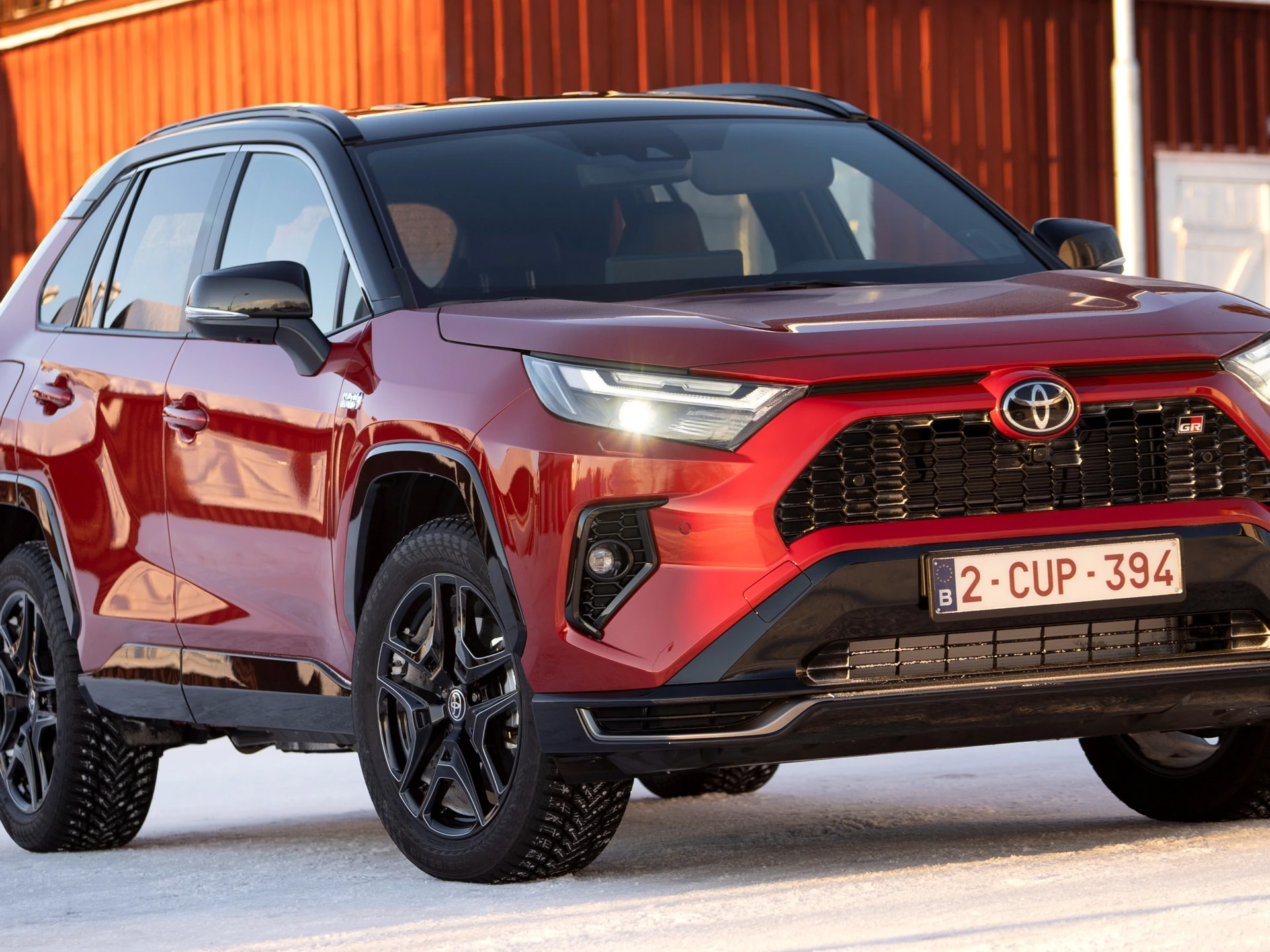 Toyota RAV4 и Mazda CX-5 подорожали на 1 млн рублей, Geely Coolray — 350  тыс. Так