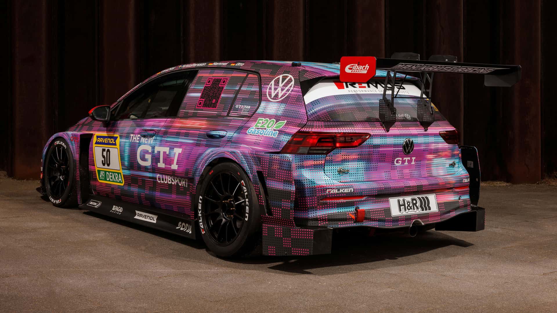 Это самый мощный Volkswagen Golf в истории: официальные изображения  Volkswagen Golf GTI Clubsport 24h с мотором