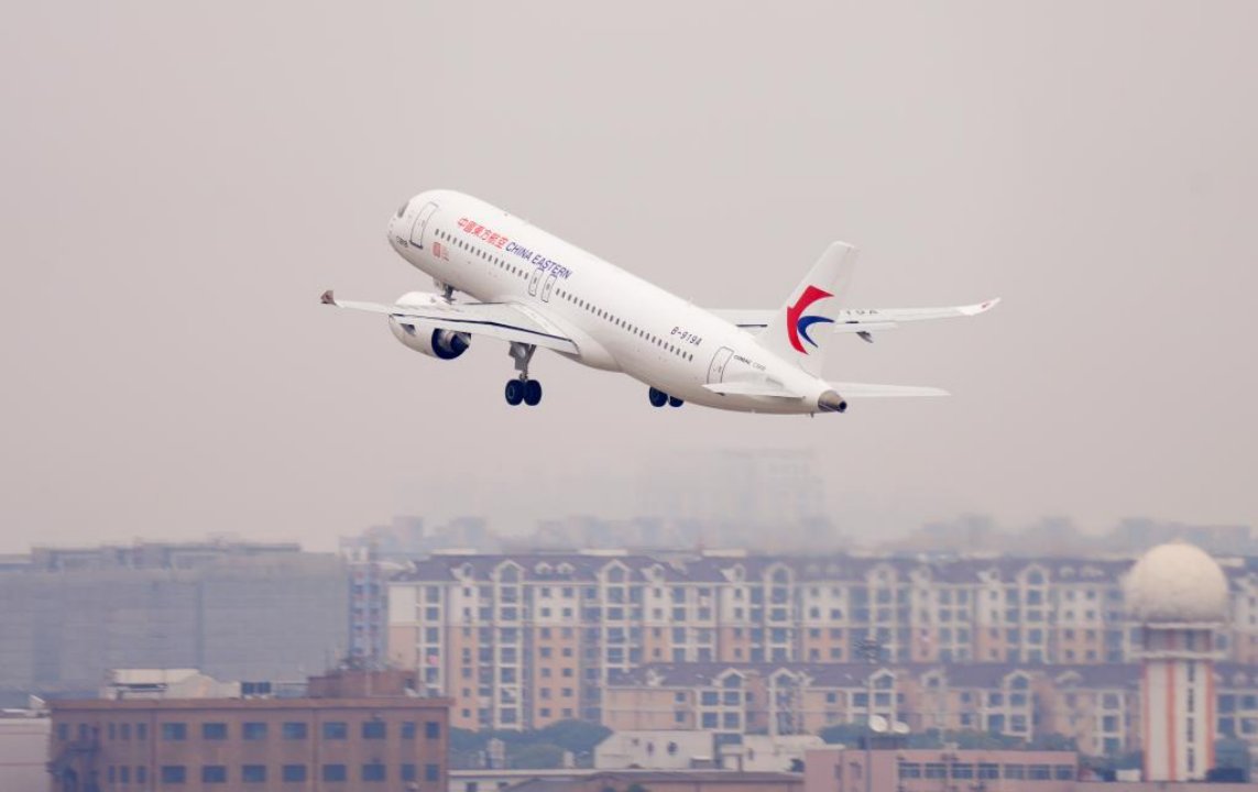 Китайский реактивный пассажирский лайнер COMAC C919 переходит на инновационное топливо