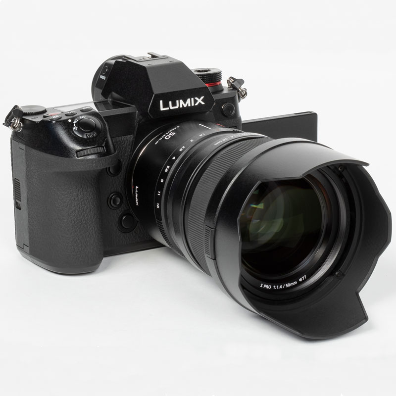 Недорогие профессиональные камеры. Lumix DC-s1h. Panasonic Lumix DC-s1. Panasonic Lumix s1. Panasonic Lumix зеркалка.