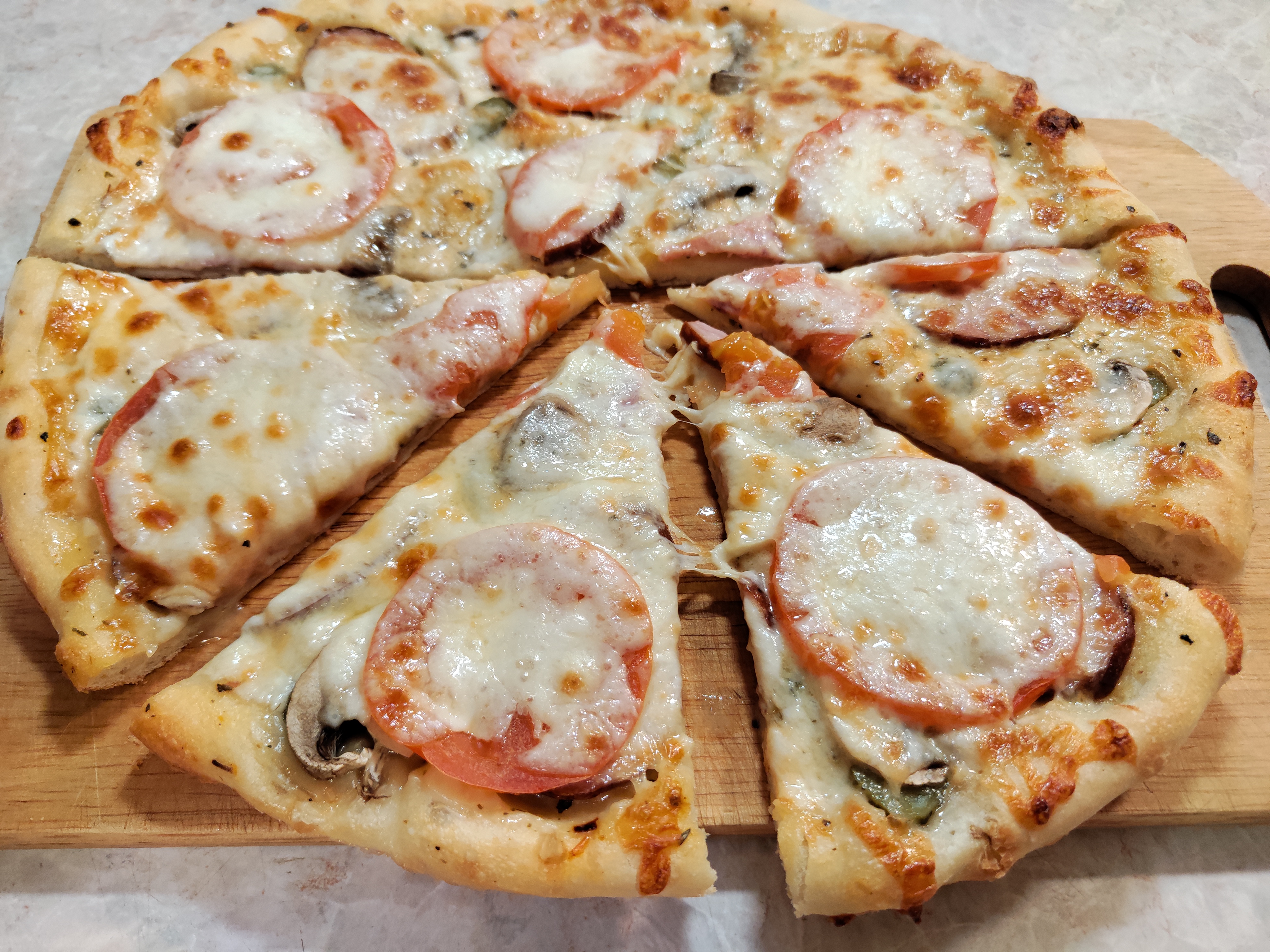 рецепт домашней пиццы на дрожжевом тесте в духовке с колбасой и сыром и помидорами фото 104