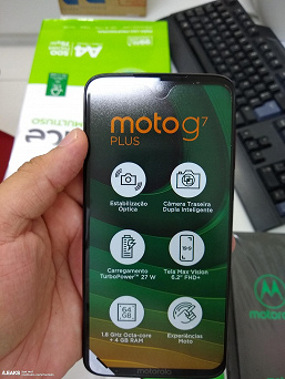 Смартфон Moto G7 Plus позирует на живых фото, в его камере реализована система оптической стабилизации