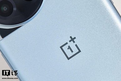 Появились первые живые фото и комплект поставки новенького смартфона OnePlus Ace2