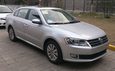 Седан Volkswagen Jetta вернулся в Россию под названием Lavida. Дилеры предлагают сразу два поколения авто, поэтому цена сильно разнится