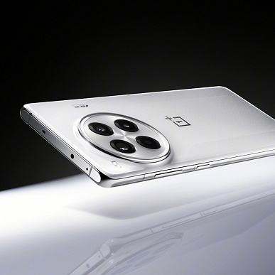 6100 мАч, 100 Вт и много памяти сделали свое дело. OnePlus Ace 3 Pro стал суперхитом в Китае: за четыре дня до премьеры на него оформлено уже 230 тыс. заказов