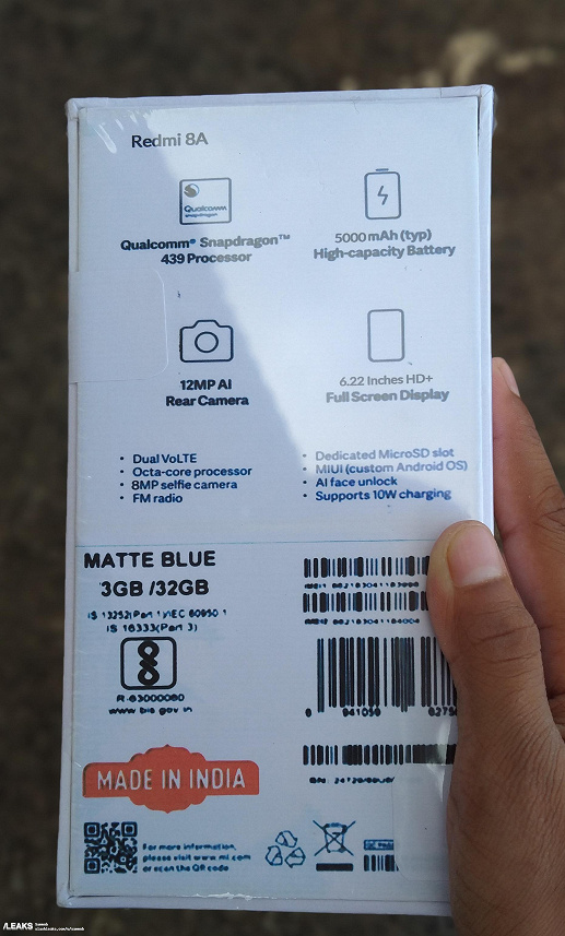 Упаковка Redmi 8A содержит характеристики смартфона