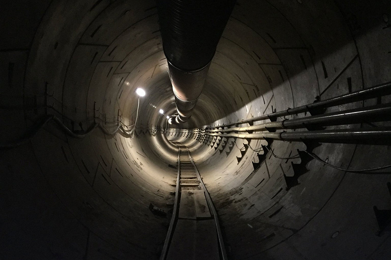 Илон Маск показал первый туннель The Boring Company