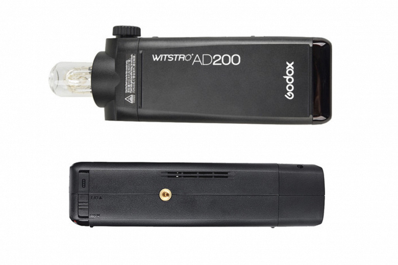 Портативная вспышка Yongnuo Speedlite YN200 очень похожа на модель Godox AD200