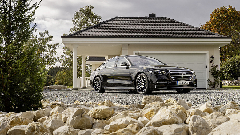 Роскошный седан Mercedes-Benz S-Class доступен в новой гибридной версии