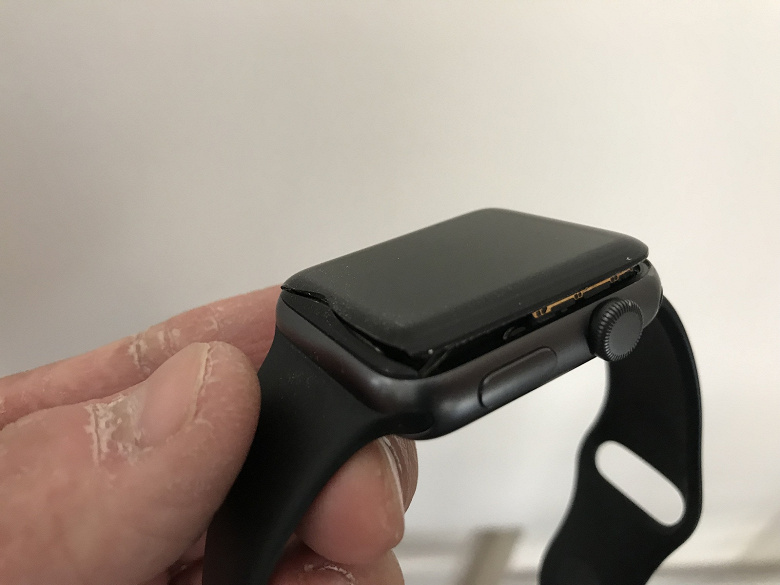 Вздутие аккумулятора и разрушение Apple Watch происходят не из-за «неправильного использования». Проблеме подвержены почти все модели Apple Watch