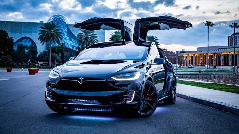 Камеры Tesla помогли задержать человека, расстреливающего автомобили на дорогах