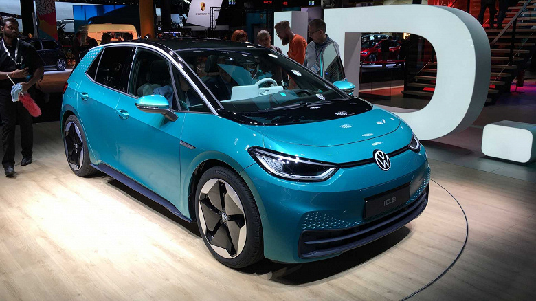 Новые батареи удвоят запас хода электромобилей. Volkswagen хочет продавать модели с дальностью хода 400 км по цене 20 000 евро