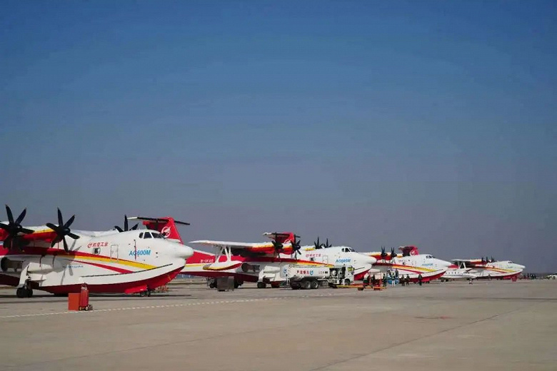 Китайцы собрали уже четыре опытных экземпляра самолёта-амфибии AG600M собственной разработки, начинается стадия интенсивных испытательных полётов