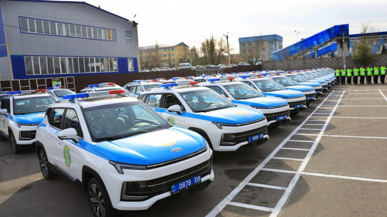 Полицию Казахстана раскритиковали за закупку электромобилей JAC — аналогов «Москвича 3e»