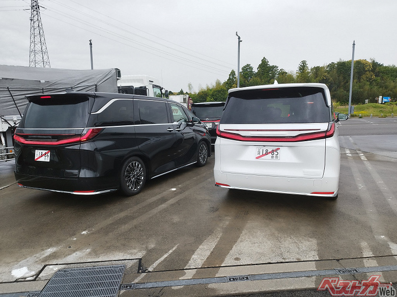 Роскошнее Toyota Alphard, с новыми моторами и 48-дймовым экраном в салоне. Новый Lexus LM засветился в Японии