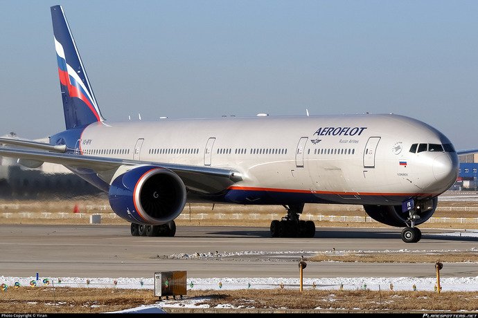 В России впервые выполнили замену стоек шасси на Boeing 777