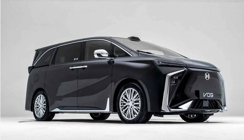 «Убийца» Toyota Alphard от GAC. Роскошный минивэн GAC Hycan V09 получил холодильник, 4 экрана, акустику с 22 динамиками и суперкомфортные кресла