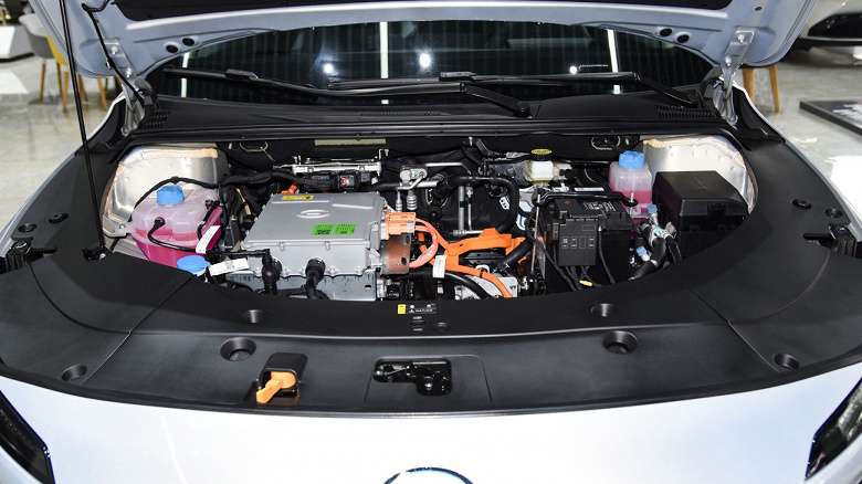 204 л.с., 7,5 с до 100 км/ч и 500 км на одной зарядке – за 20,5 тыс. долларов. В Китае представлен седан GAC Aion S Max