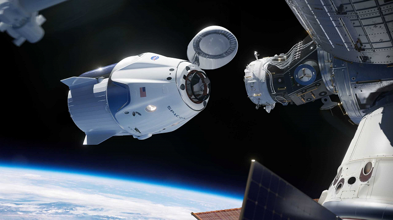 Запуск космического корабля Cargo Dragon к МКС с продовольствием и оборудованием отложили