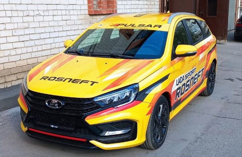 Представлен самый спортивный вариант Lada Vesta Sportline в цветах Lada Sport Rosneft