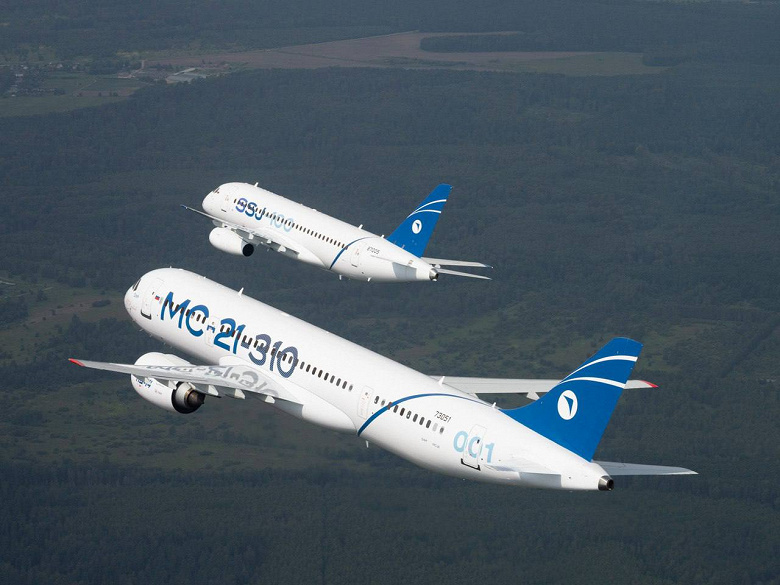 В Минпромторге считают, что российские самолеты SJ-100 и МС-21 будут востребованы за рубежом
