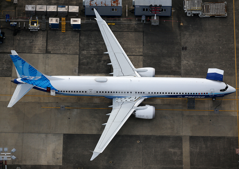 В США ограничили производство Boeing 737 MAX после инцидента