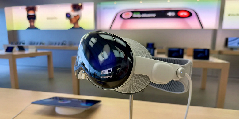 Спрос на Apple Vision Pro оказался выше ожидаемого, всего 1% покупателей возвращает гарнитуру. Apple пока не начала разработку более дешевой версии