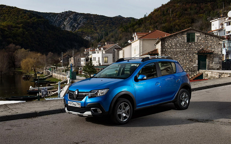 В России выставили на продажу совершенно новый Renault Sandero Stepway, собранный на АвтоВАЗе. За машину 2021 года выпуска просят 1,89 млн рублей