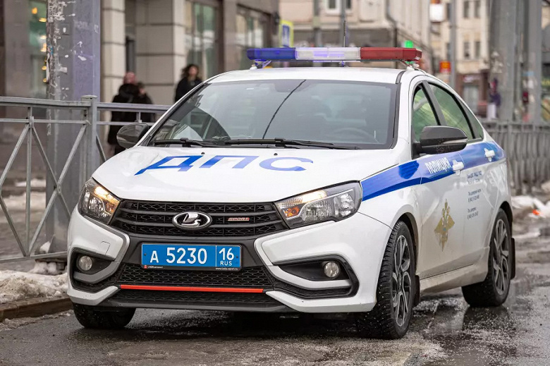 Впервые в России дороги начали патрулировать Lada Vesta Sport — у них 145-сильный мотор и коробка передач Renault