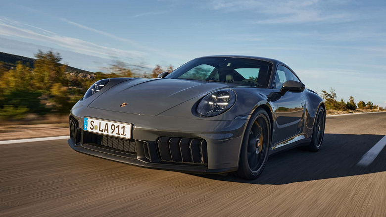 Представлены новые Porsche 911 Carrera и Carrera GTS: впервые в линейке Porsche 911 гибрид 