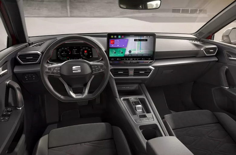 Представлен Seat Leon 2025 с новыми двигателями и мультимедийной системой