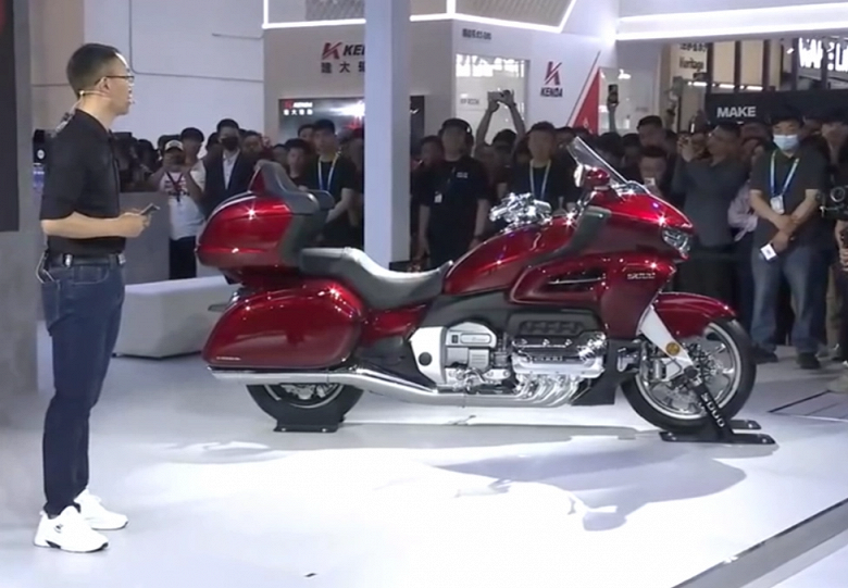 Представлен первый в мире мотоцикл с горизонтально-оппозитным 8-цилиндровым двигателем Great Wall Soul