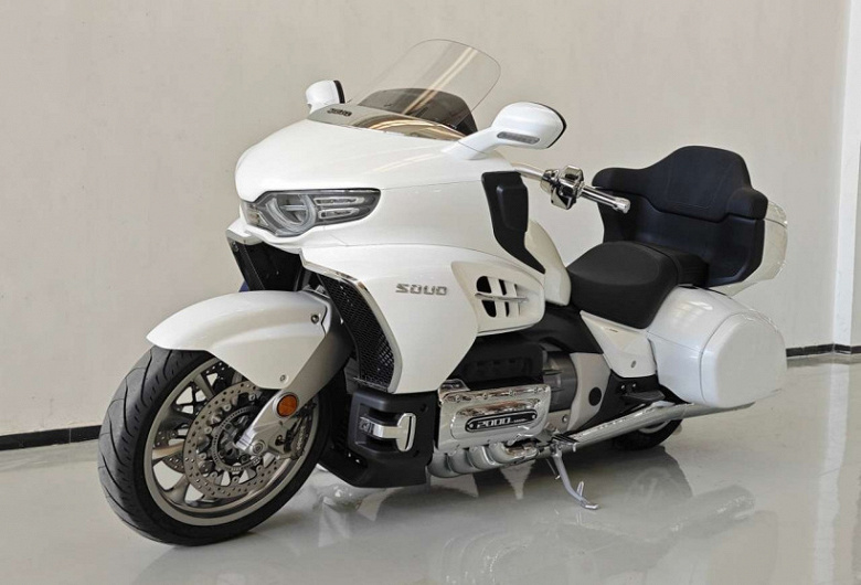 Первый в мире мотоцикл с горизонтально-оппозитным 8-цилиндровым двигателем: поставки Great Wall Souo стартуют в октябре
