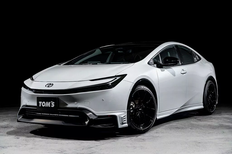 Представлен новый Toyota Prius от Tom's Racing: ещё больше «спорта», недорого