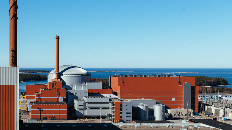 «Атомный энергоблок с тяжелой судьбой», — глава «Атоминфо-центра» рассказал, что предложение России по строительству «Олкилуото-3» в своё время отклонили, а Франция строила АЭС 18 лет