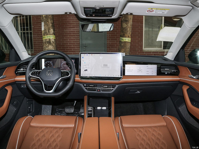 Как Volkswagen Passat, только современнее и с тремя экранами в салоне. Стартовало производство совершенно нового Volkswagen Magotan