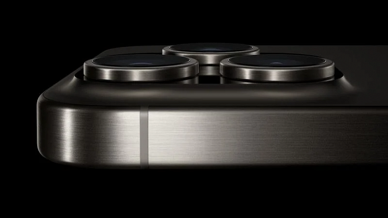 iPhone 17 Pro Max первым получит три 48-мегапиксельных камеры и новую тетрапризму